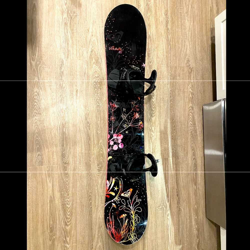 Roxy Silhouette Underwater Snowboard with bindings